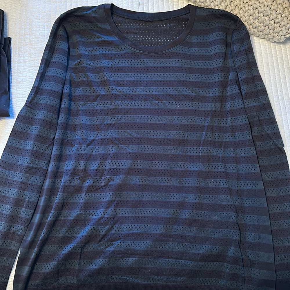Lululemon swiftly breeze loose size 10